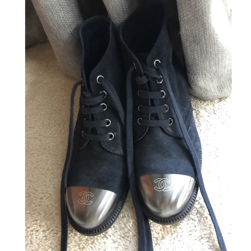 ⬇️⬇️⬇️ CHANEL Navy Lace Up Suede Boots